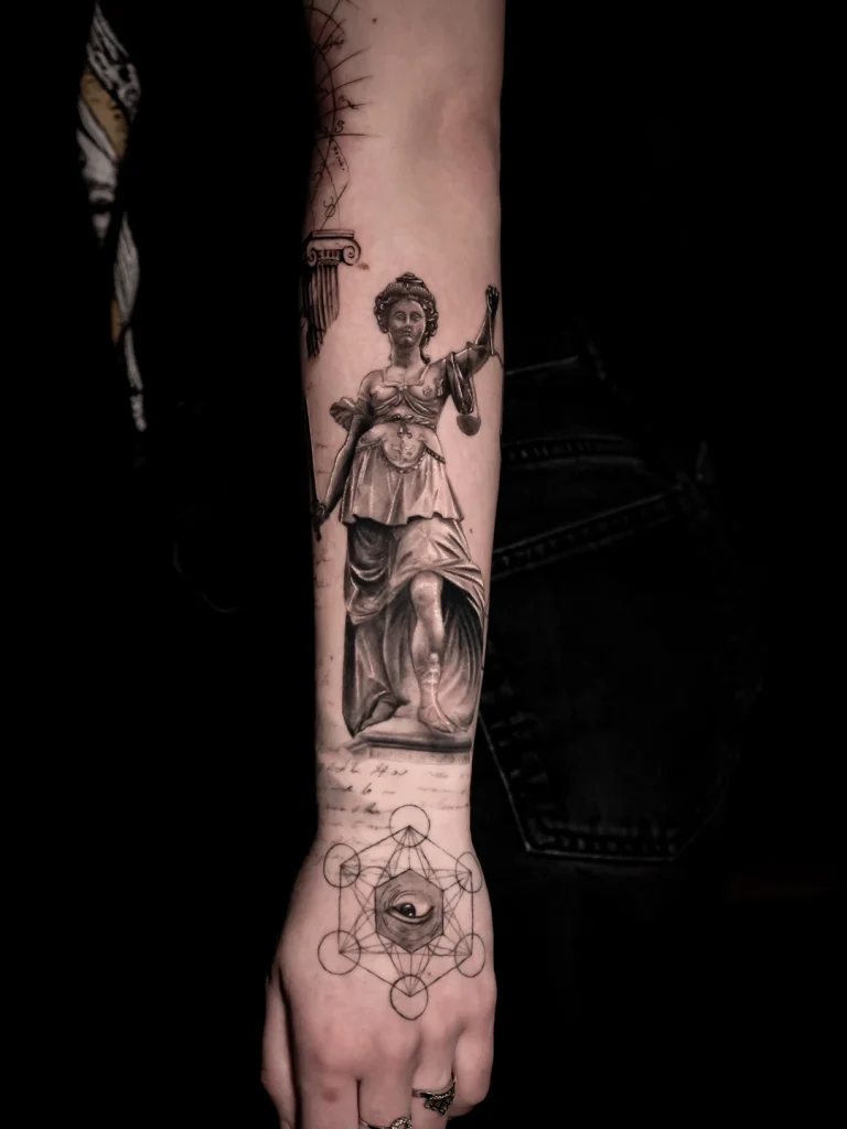Tatuaj realizat de Robert — fotografie de portofoliu 019