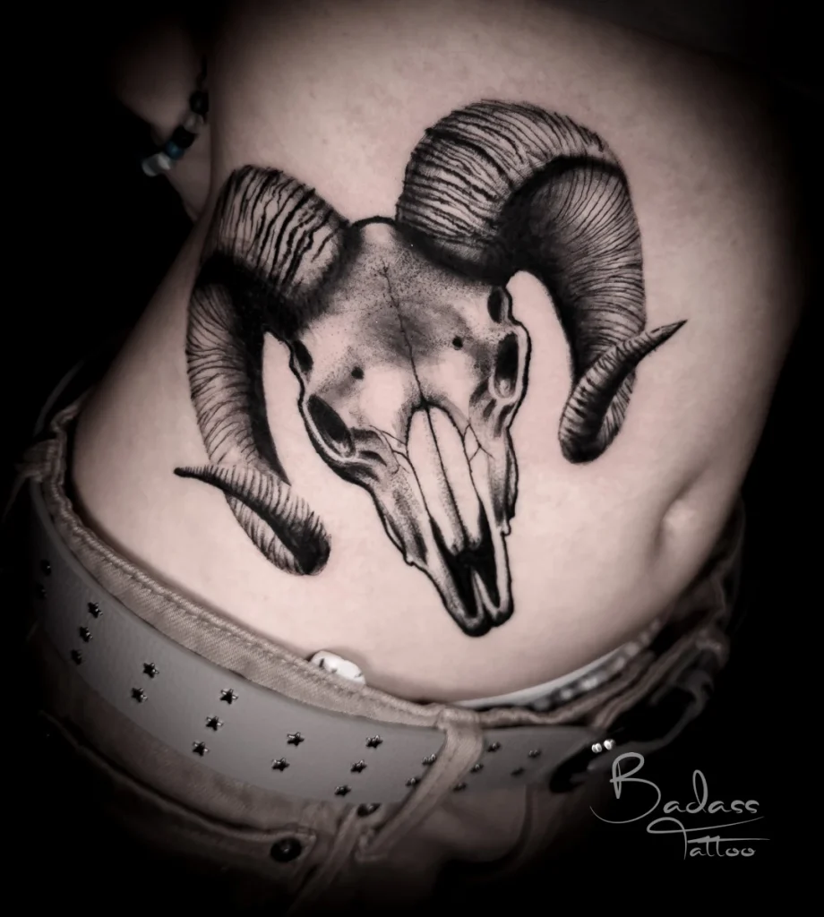 Tatuaj realizat de Cătălina — Craniu de berbec cu coarne