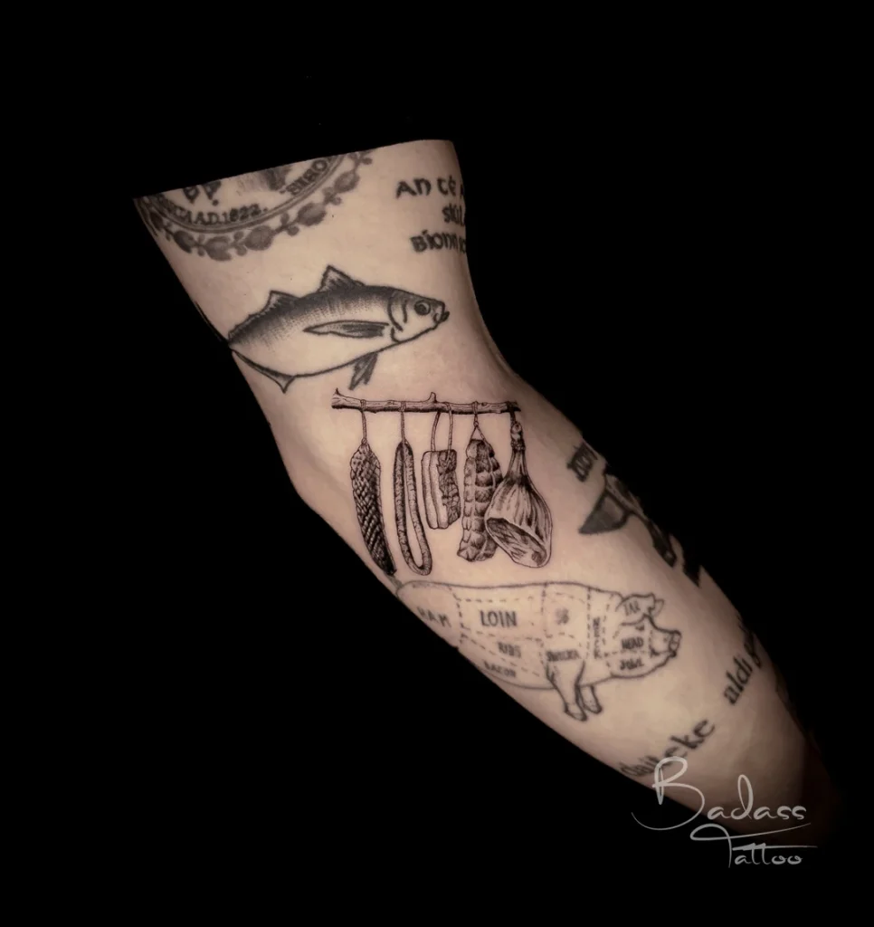 Tatuaj realizat de Cătălina — Compoziție cu motive culinare pe braț