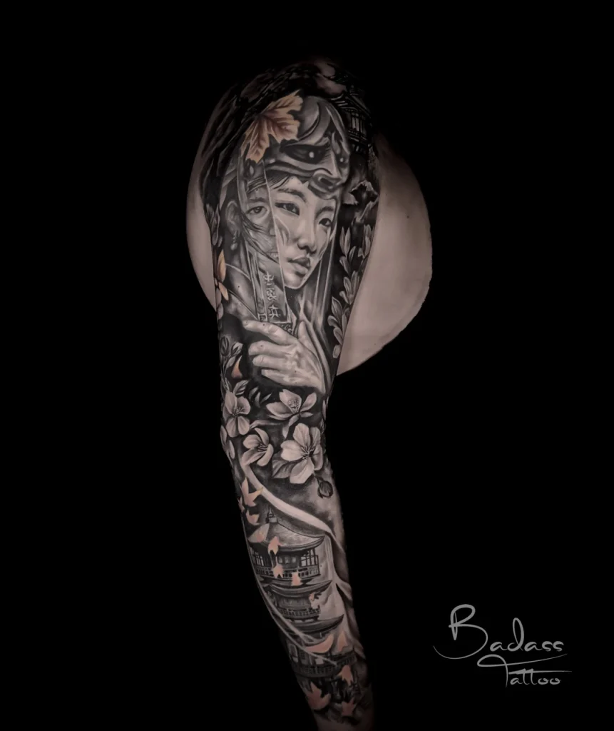 Tatuaj realizat de Samir — Compoziție japoneză black and grey pe braț